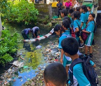 Yayasan Greenbooks Indonesia Eco-education